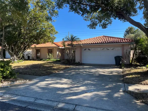 3151 Carlos Dr, Dunedin, FL 34698