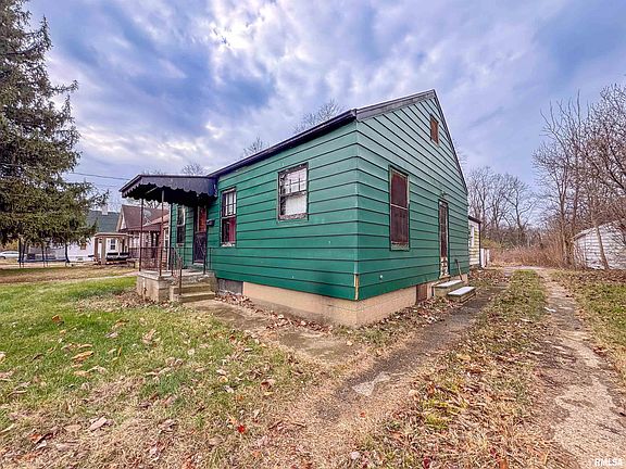 3rd image of 1811 N Machin Ave