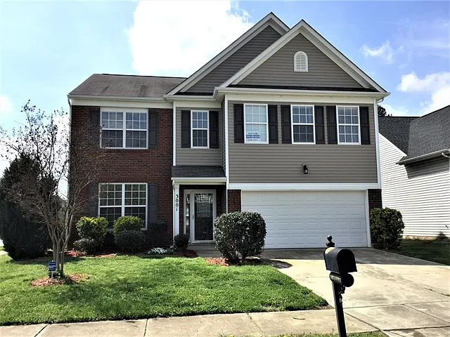 4 bed, 2.5 bath, 2680 sqft, $2,625 — Photo 1