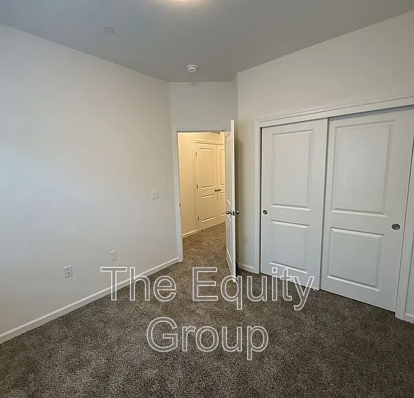 723 S Pinkham #102 — Photo 28