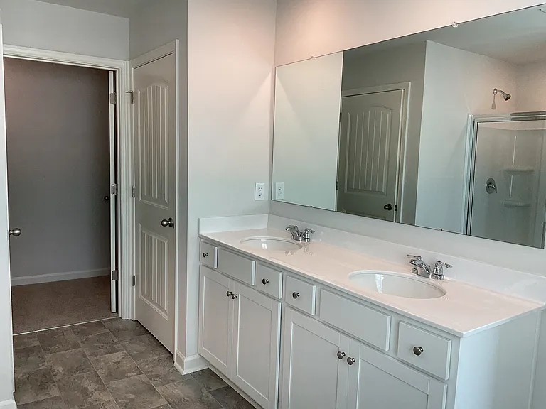 487 Stoneybrook Dr — Photo 32