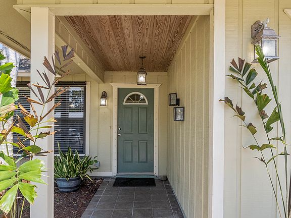Exterior front entry way