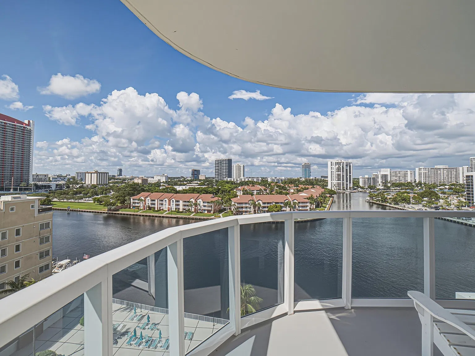 1 bed, 1.0 bath, 1553 sqft, $1,250 — Photo 3