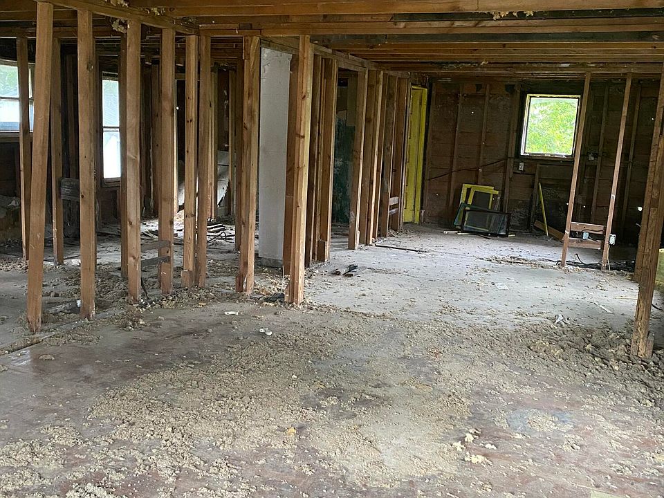 2nd image of 324 Water St