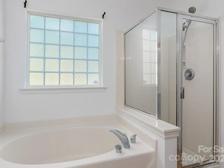 10922 Sedgemoor Ln — Photo 13
