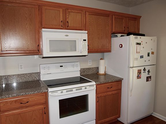 5th image of 1528 Banyan Way