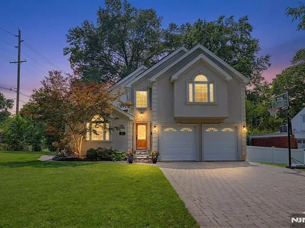 11 Hanover Pl, Glen Rock, NJ 07452