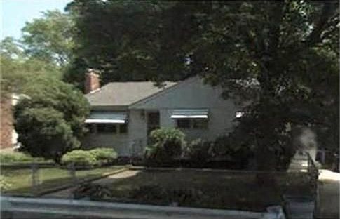 2nd image of 441 Sprague St