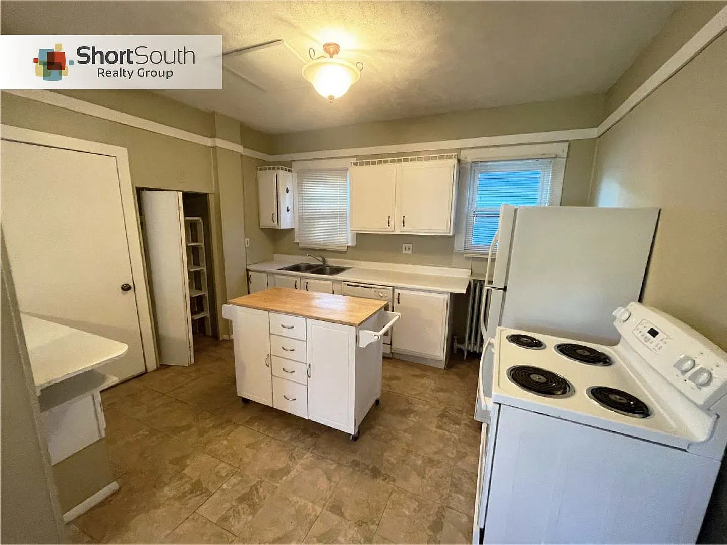 3 bed 1.5 bath Single Family Home — Photo 3