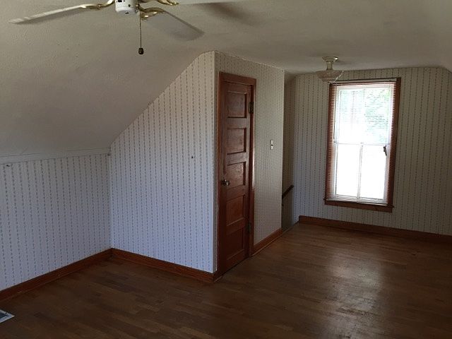Upstairs bedroom 