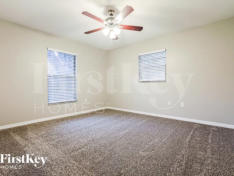 8340 Brandeis Cir W — Photo 17