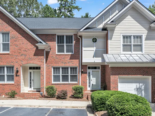 132 Ashton Hall Ln, Raleigh, NC 27609