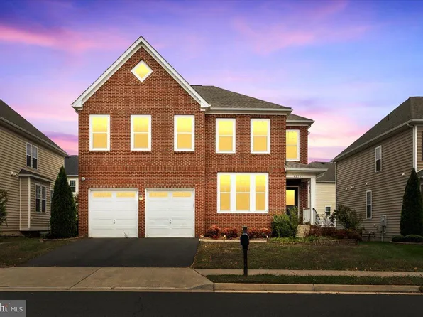 42344 Abney Wood Dr, Chantilly, VA 20152