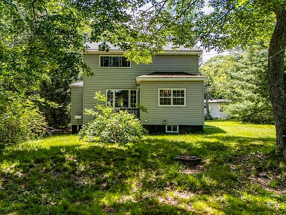3rd image of 161 Lakeview Rd