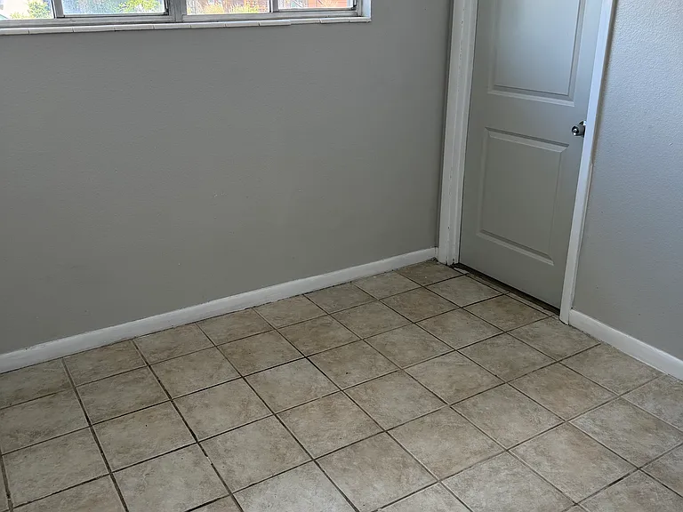 200 N Florida Ave — Photo 5