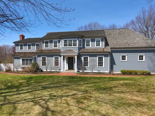 8 Edgar Walker Ct, Hingham, MA 02043