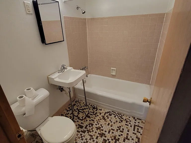 6521 W Beloit Rd — Photo 12