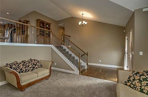 4th image of 9917 Webster Cir