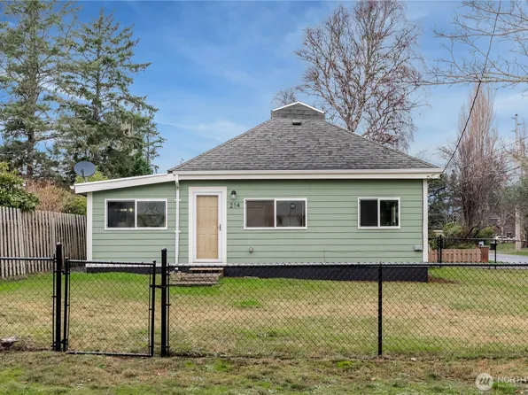 214 17th Street NE, Long Beach, WA 98631