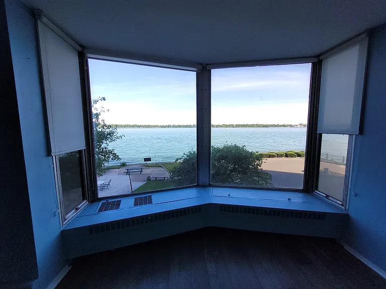 Apartment riverfront view - living room