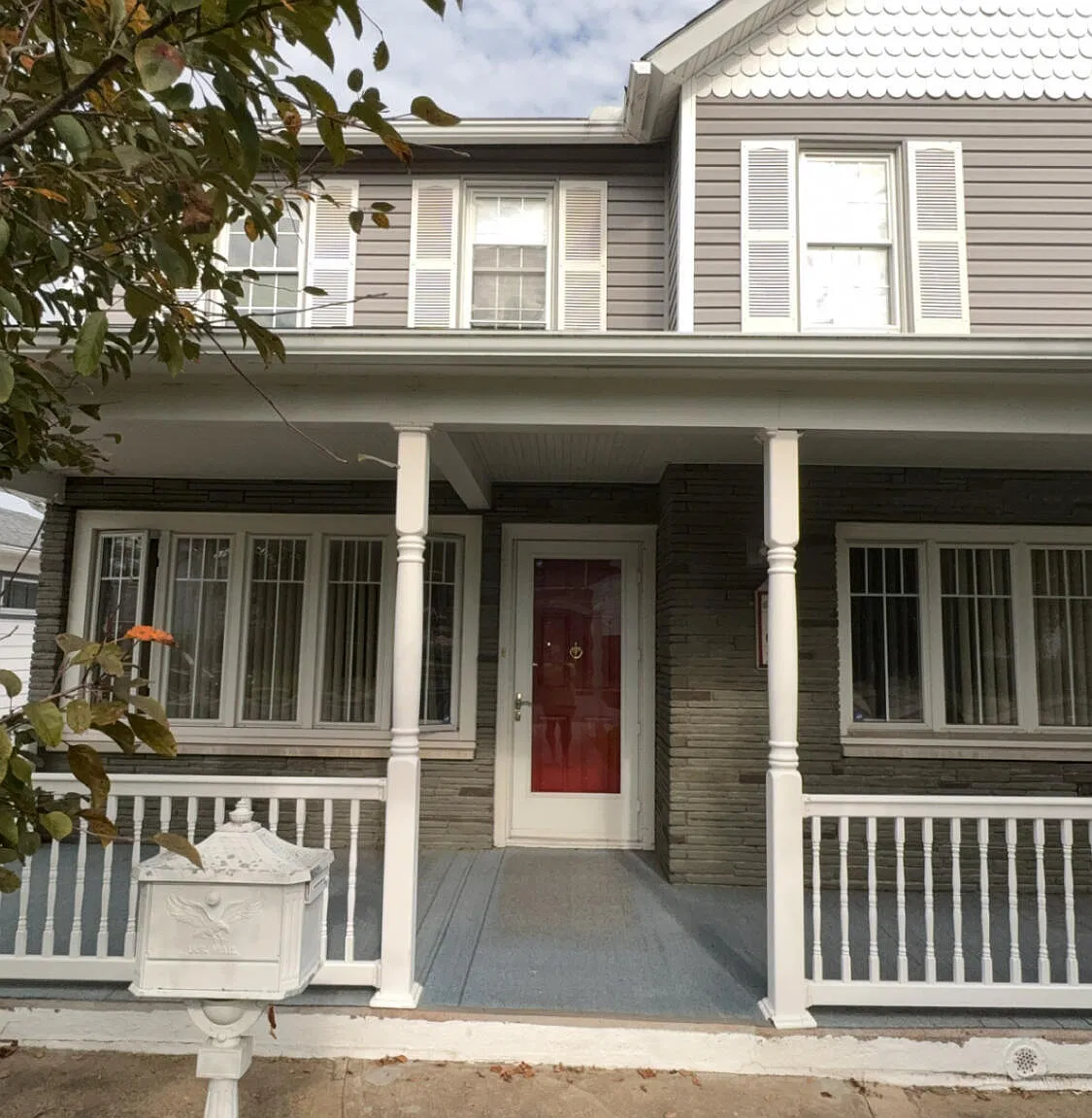 2 bed, 1.0 bath, 724 sqft, $1,200 — Photo 1