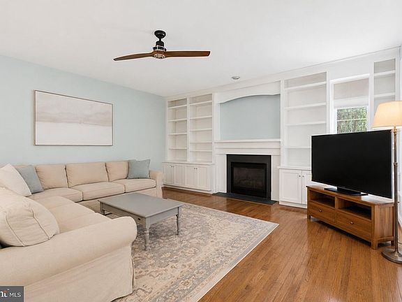 5th image of 19312 Chippendale Cir