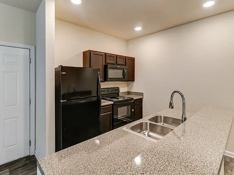 West Way I Apartments — Photo 10