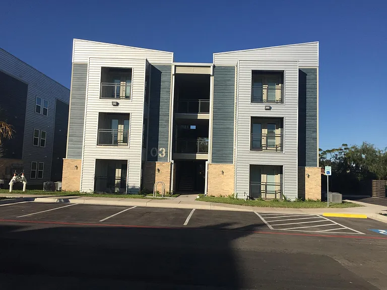 1 BEDROOM UNIT