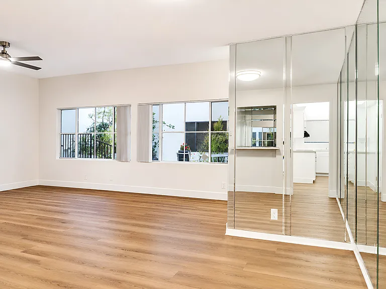134 S Elm Dr #104 — Photo 14