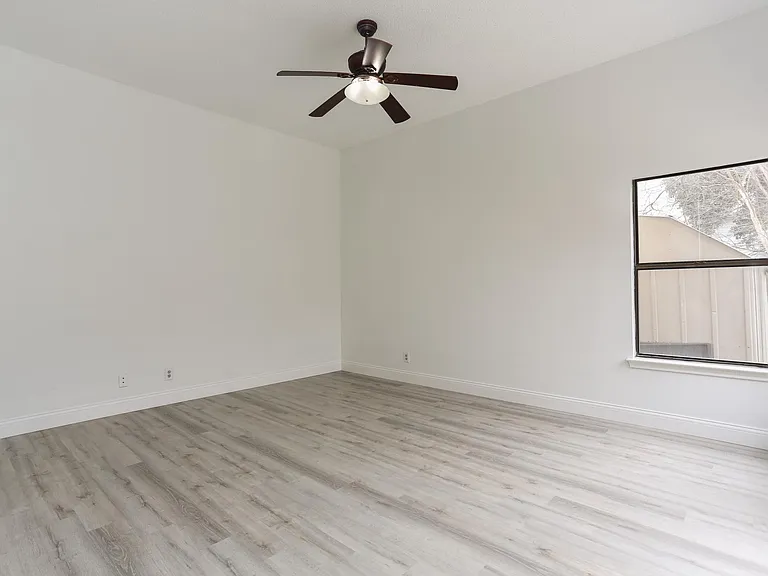 7107 Grassy Trl — Photo 5