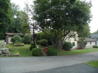 22 Hendrick Ln, Carbondale, PA 18407