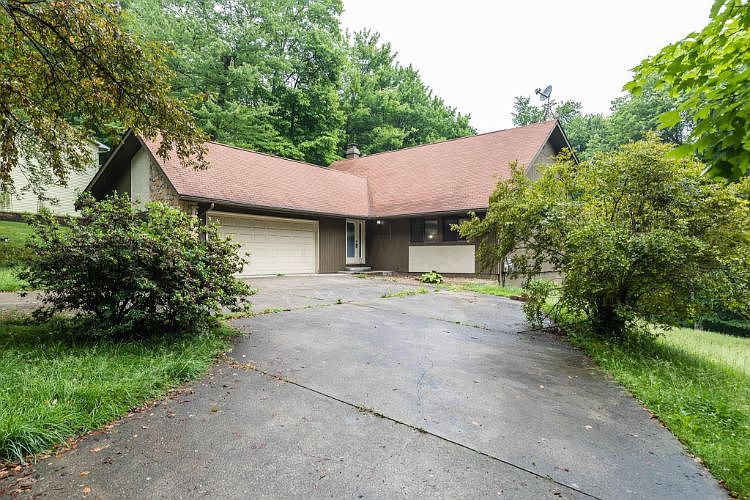 1st image of 611 Deer Trail Dr