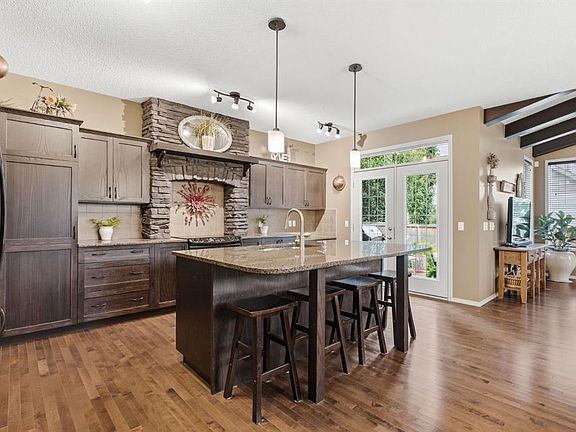 5th image of 117 S Brightonwoods Cres SE