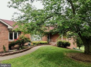 40 Marston Dr, Martinsburg, WV 25403