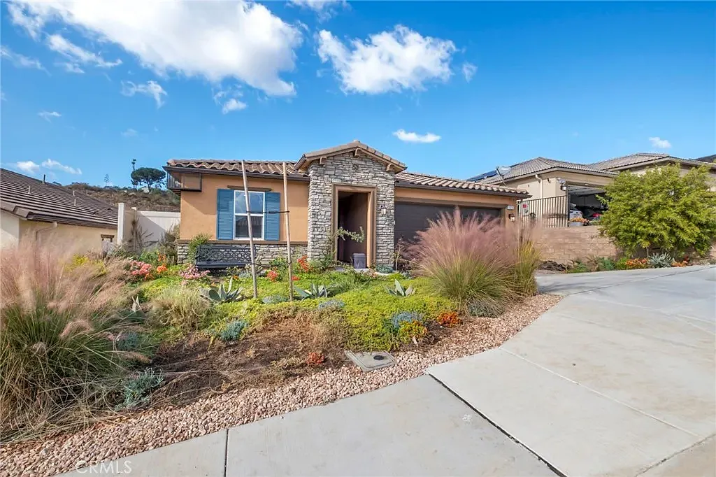 4 bed, 1991 sqft, $4,800 — Photo 3