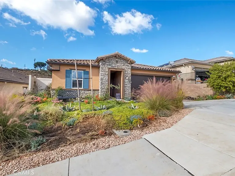 1373 Topanga Dr — Photo 3