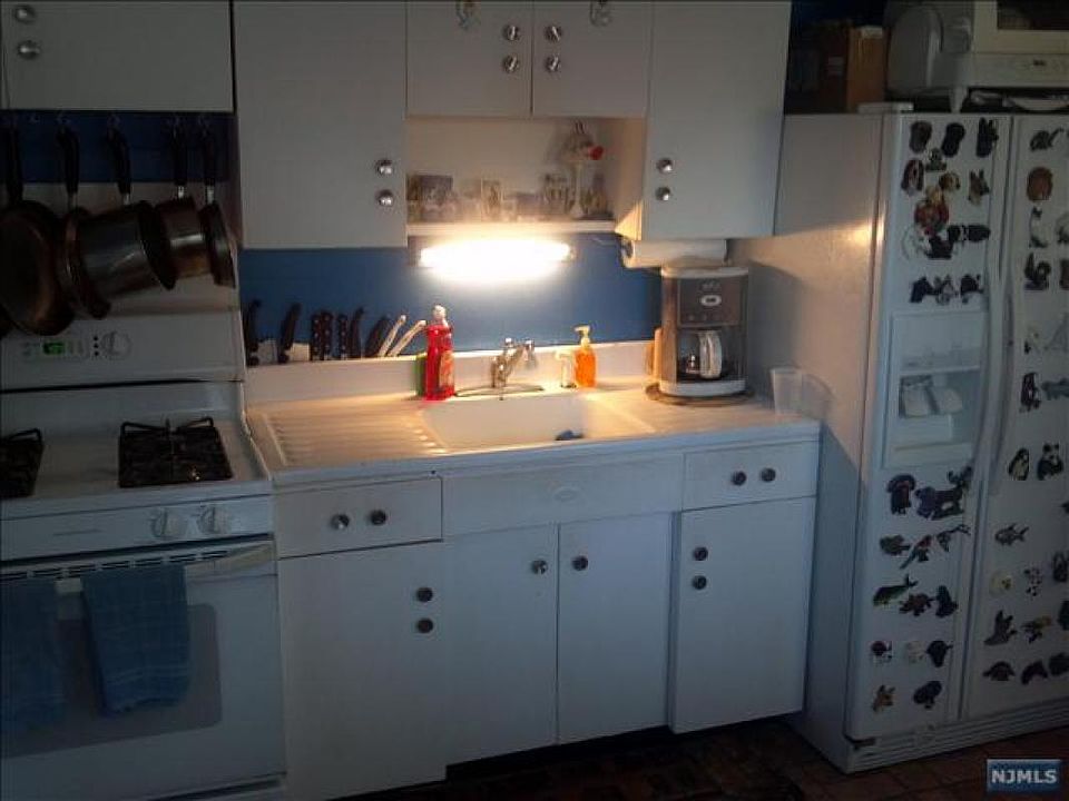 2nd image of 133 Pleasant Ave