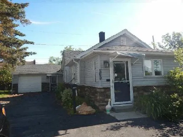 22025 Grand Lake St, Saint Clair Shores, MI 48080