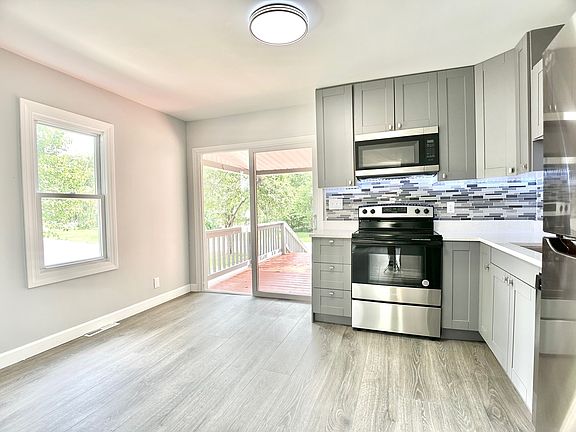 5th image of 114 E Crest Ave