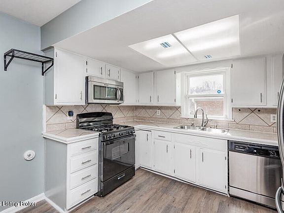 3rd image of 6701 Santom Ln