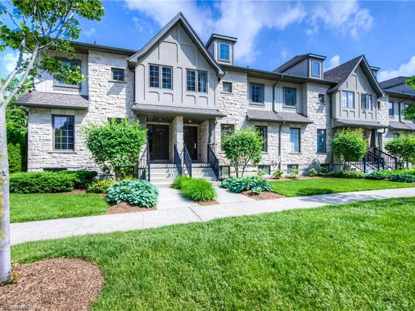 635 Saginaw Pkwy #18, Cambridge, ON N1T 0C1