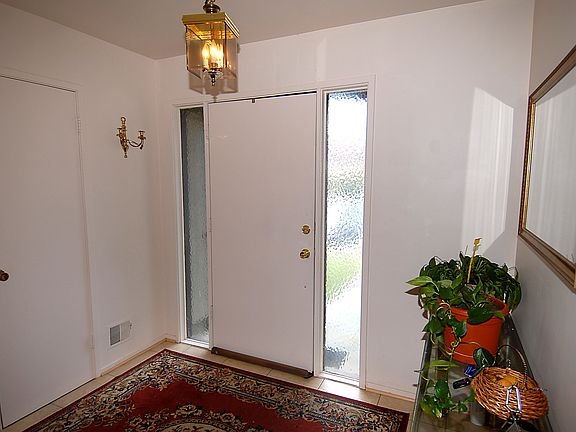 3rd image of 9618 Shadow Oak Dr