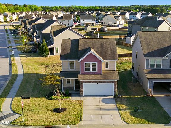 4th image of 501 Carissa Ln