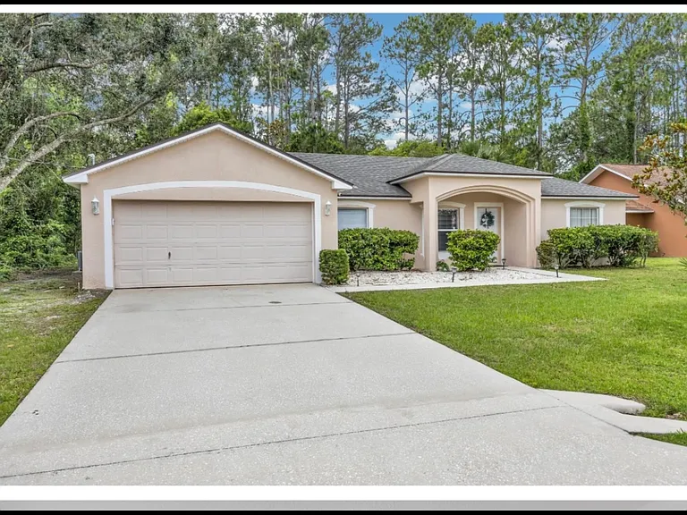 27 Patricia Dr — Photo 1