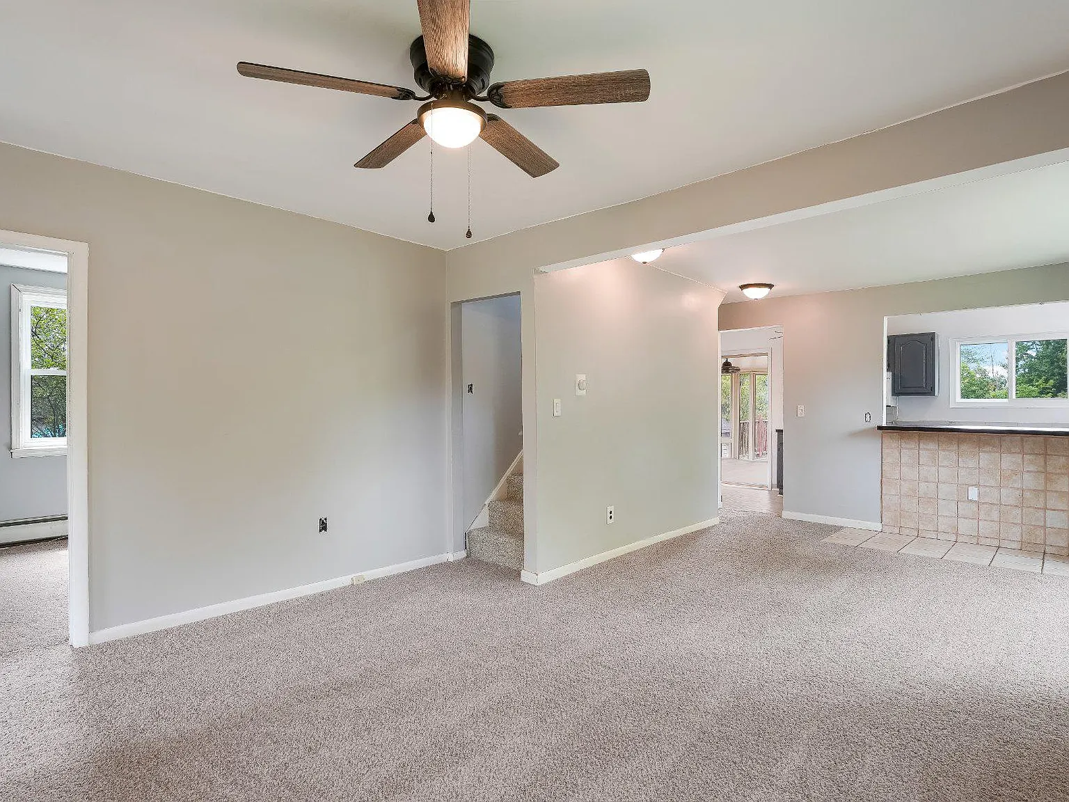 4 bed, 2.0 bath, 1549 sqft, $2,650 — Photo 3