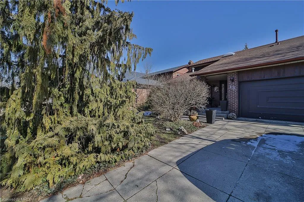 13 Lawnview Dr photo 1