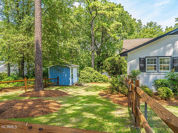 5th image of 8 Holly Lane