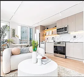 85 Quay Street, #709A