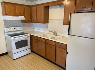 740 Halsted Rd APT 8, Rockford, IL 61103