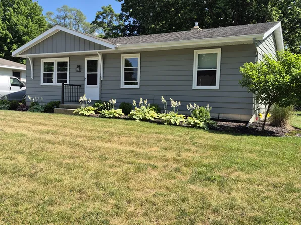 70 James St NE, Rockford, MI 49341
